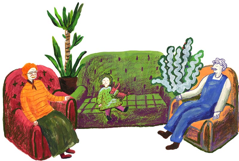 Bild: In einer gemütlichen Sitzgruppe sitzen ein kleines Kind auf dem Sofa und eine Seniorin und ein Mann mittleren Alters auf Sesseln.